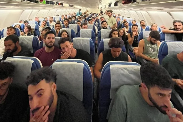 Reservists returning to Israel Oct 11, 2023 via @emilykschrader on X/Twitter